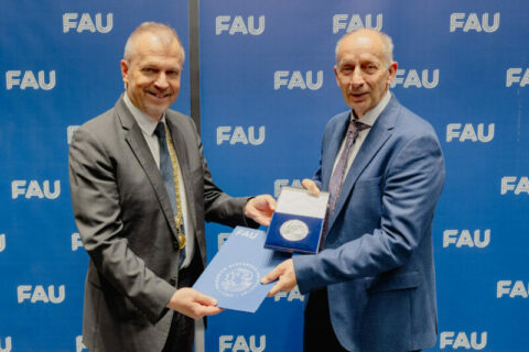 Zum Artikel "Staudt-Preis an Prof. Dr. Wolfgang Lück verliehen"